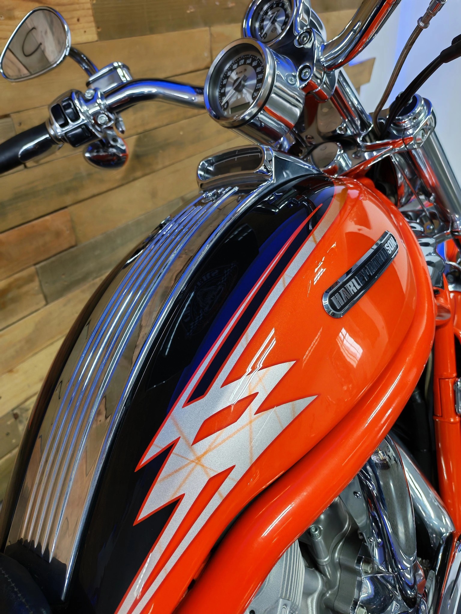2007 Harley Davidson CVO V-Rod - Twist Of The Wrist Cruisers
